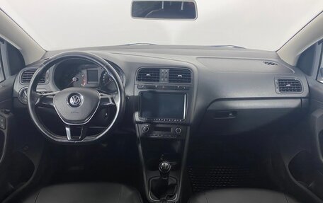 Volkswagen Polo VI (EU Market), 2015 год, 890 000 рублей, 10 фотография