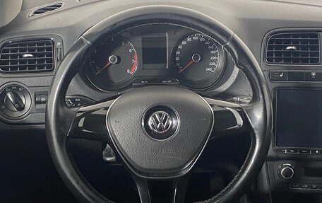 Volkswagen Polo VI (EU Market), 2015 год, 890 000 рублей, 11 фотография