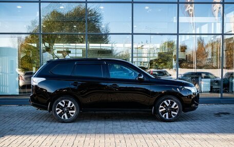 Mitsubishi Outlander III рестайлинг 3, 2013 год, 1 300 000 рублей, 8 фотография