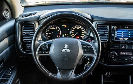 Mitsubishi Outlander III рестайлинг 3, 2013 год, 1 300 000 рублей, 15 фотография