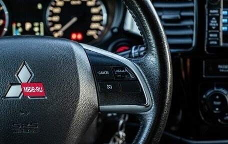Mitsubishi Outlander III рестайлинг 3, 2013 год, 1 300 000 рублей, 18 фотография