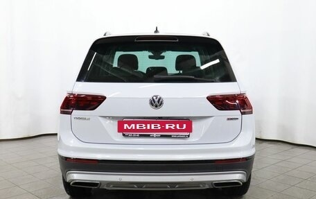 Volkswagen Tiguan II, 2019 год, 2 189 000 рублей, 5 фотография