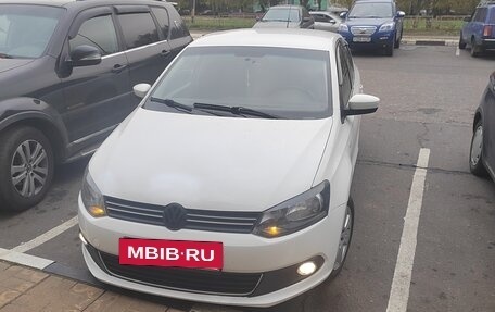 Volkswagen Polo VI (EU Market), 2011 год, 560 000 рублей, 3 фотография
