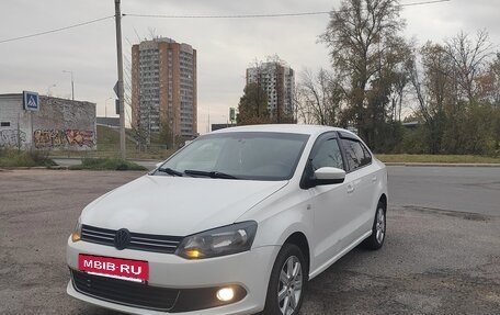 Volkswagen Polo VI (EU Market), 2011 год, 560 000 рублей, 2 фотография