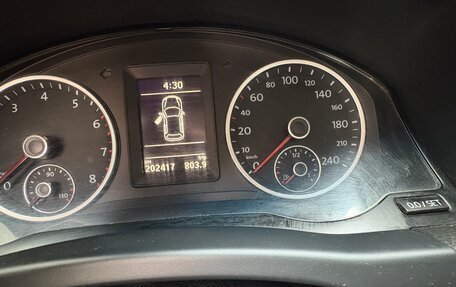 Volkswagen Tiguan I, 2011 год, 900 000 рублей, 14 фотография