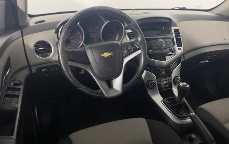 Chevrolet Cruze II, 2011 год, 790 000 рублей, 9 фотография