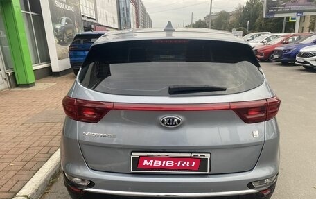 KIA Sportage IV рестайлинг, 2020 год, 1 999 000 рублей, 5 фотография