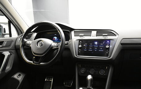 Volkswagen Tiguan II, 2018 год, 2 190 000 рублей, 11 фотография