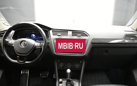 Volkswagen Tiguan II, 2018 год, 2 190 000 рублей, 10 фотография