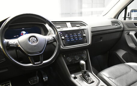 Volkswagen Tiguan II, 2018 год, 2 190 000 рублей, 13 фотография