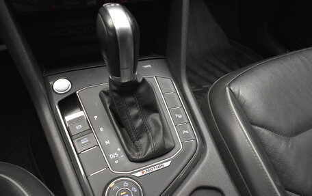 Volkswagen Tiguan II, 2018 год, 2 190 000 рублей, 21 фотография