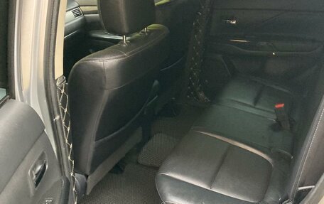 Mitsubishi Outlander III рестайлинг 3, 2018 год, 2 100 000 рублей, 11 фотография