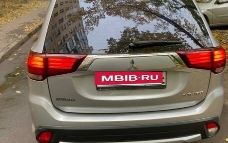 Mitsubishi Outlander III рестайлинг 3, 2018 год, 2 100 000 рублей, 4 фотография