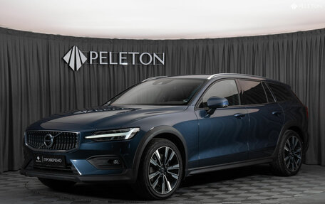 Volvo V60 Cross Country II, 2019 год, 3 850 000 рублей, 1 фотография