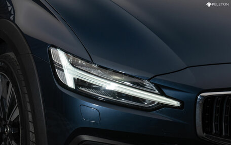 Volvo V60 Cross Country II, 2019 год, 3 850 000 рублей, 27 фотография