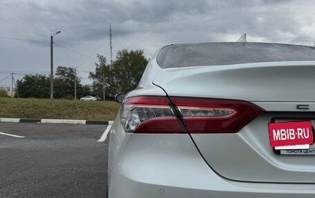 Toyota Camry, 2020 год, 3 100 000 рублей, 10 фотография