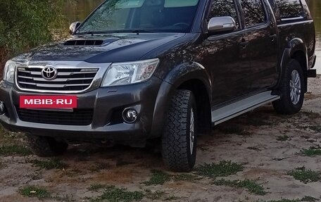 Toyota Hilux VII, 2014 год, 2 200 000 рублей, 2 фотография