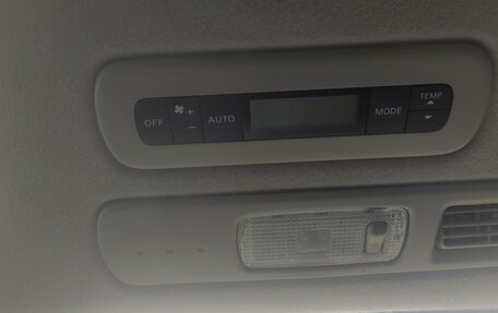 Nissan Serena IV, 2013 год, 1 390 000 рублей, 22 фотография