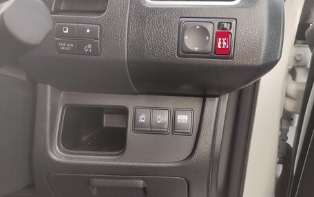 Nissan Serena IV, 2013 год, 1 390 000 рублей, 19 фотография