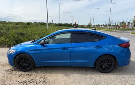 Hyundai Elantra VI рестайлинг, 2017 год, 1 000 000 рублей, 2 фотография