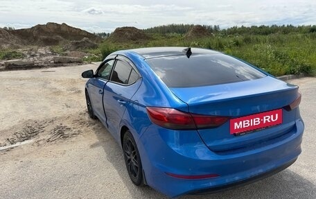Hyundai Elantra VI рестайлинг, 2017 год, 1 000 000 рублей, 7 фотография