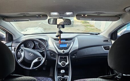 Hyundai Elantra V, 2011 год, 710 000 рублей, 17 фотография