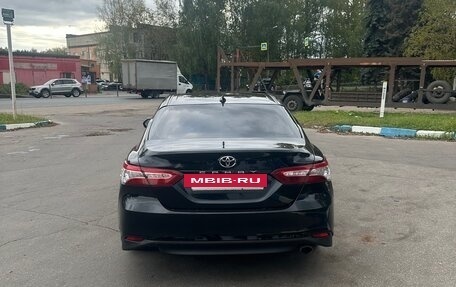 Toyota Camry, 2018 год, 2 300 000 рублей, 4 фотография