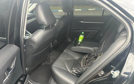 Toyota Camry, 2018 год, 2 300 000 рублей, 5 фотография
