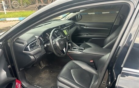 Toyota Camry, 2018 год, 2 300 000 рублей, 6 фотография