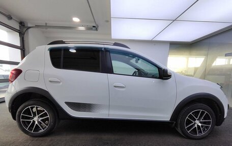 Renault Sandero II рестайлинг, 2017 год, 899 000 рублей, 5 фотография