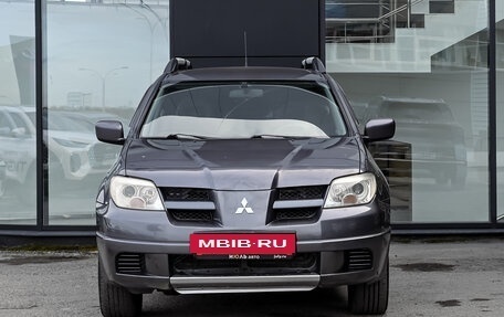Mitsubishi Outlander III рестайлинг 3, 2007 год, 730 000 рублей, 2 фотография