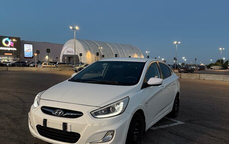 Hyundai Solaris II рестайлинг, 2014 год, 1 050 000 рублей, 2 фотография