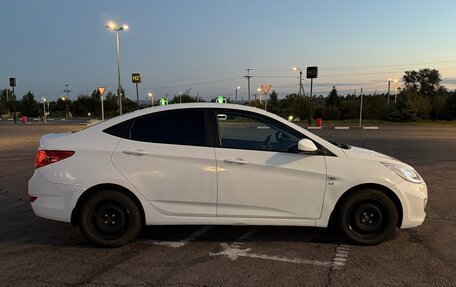 Hyundai Solaris II рестайлинг, 2014 год, 1 050 000 рублей, 9 фотография