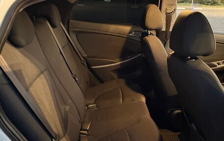 Hyundai Solaris II рестайлинг, 2014 год, 1 050 000 рублей, 18 фотография