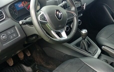 Renault Duster, 2022 год, 2 300 000 рублей, 3 фотография