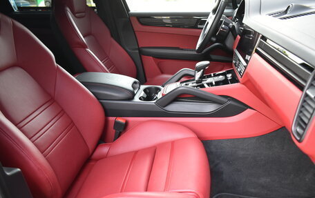 Porsche Cayenne III, 2022 год, 18 990 000 рублей, 16 фотография