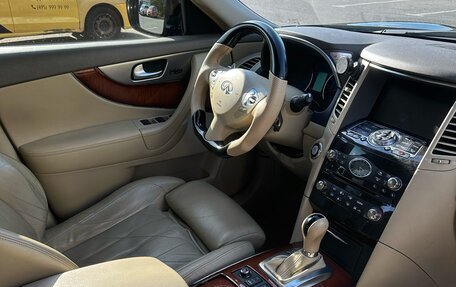 Infiniti FX II, 2012 год, 2 050 000 рублей, 26 фотография