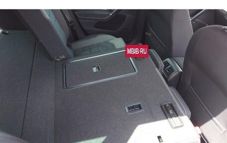 Volkswagen Golf VIII, 2022 год, 1 850 000 рублей, 18 фотография