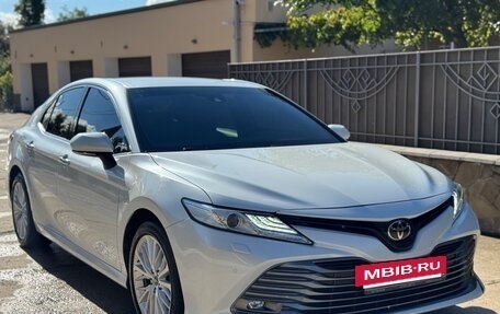 Toyota Camry, 2018 год, 2 885 000 рублей, 2 фотография