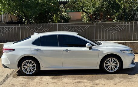 Toyota Camry, 2018 год, 2 885 000 рублей, 10 фотография