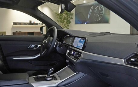 BMW 3 серия, 2019 год, 4 350 000 рублей, 16 фотография