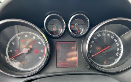 Opel Astra J, 2011 год, 600 000 рублей, 3 фотография