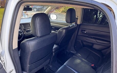 Mitsubishi Outlander III рестайлинг 3, 2012 год, 1 350 000 рублей, 14 фотография