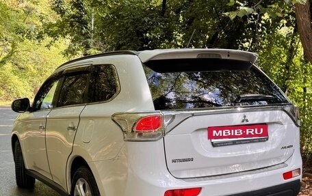 Mitsubishi Outlander III рестайлинг 3, 2012 год, 1 350 000 рублей, 4 фотография