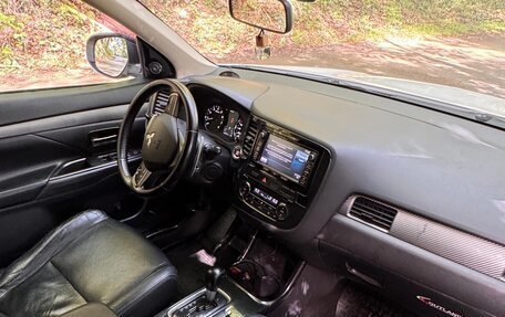 Mitsubishi Outlander III рестайлинг 3, 2012 год, 1 350 000 рублей, 9 фотография