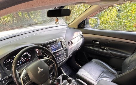 Mitsubishi Outlander III рестайлинг 3, 2012 год, 1 350 000 рублей, 8 фотография