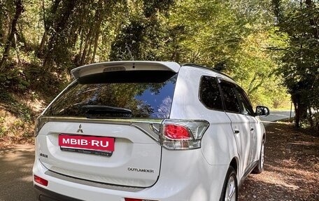 Mitsubishi Outlander III рестайлинг 3, 2012 год, 1 350 000 рублей, 5 фотография