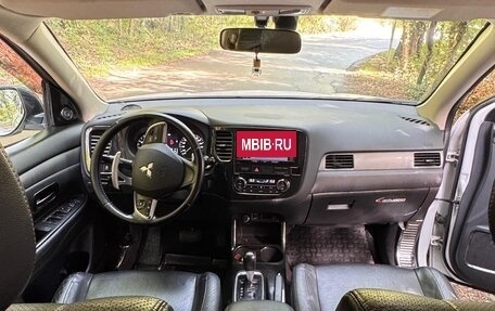 Mitsubishi Outlander III рестайлинг 3, 2012 год, 1 350 000 рублей, 7 фотография