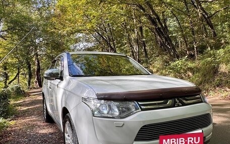 Mitsubishi Outlander III рестайлинг 3, 2012 год, 1 350 000 рублей, 15 фотография