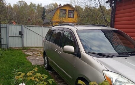 Toyota Sienna II рестайлинг, 2003 год, 1 000 000 рублей, 3 фотография
